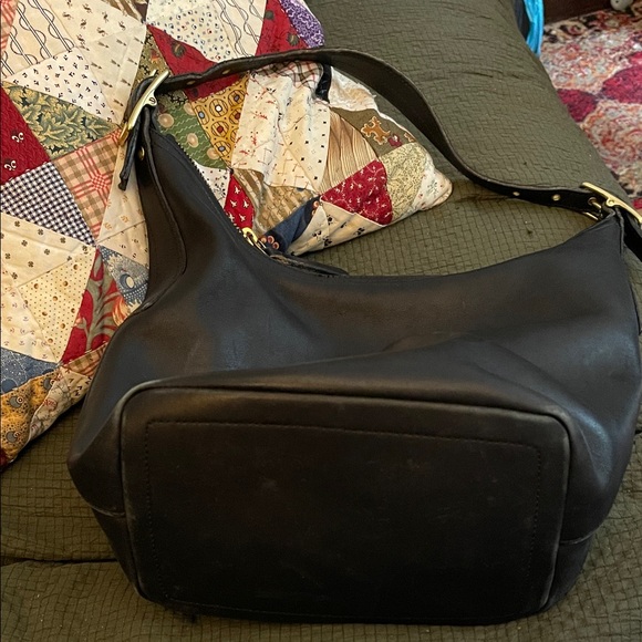 Elegant Black Leather Hobo Bag - Picture 3 of 3